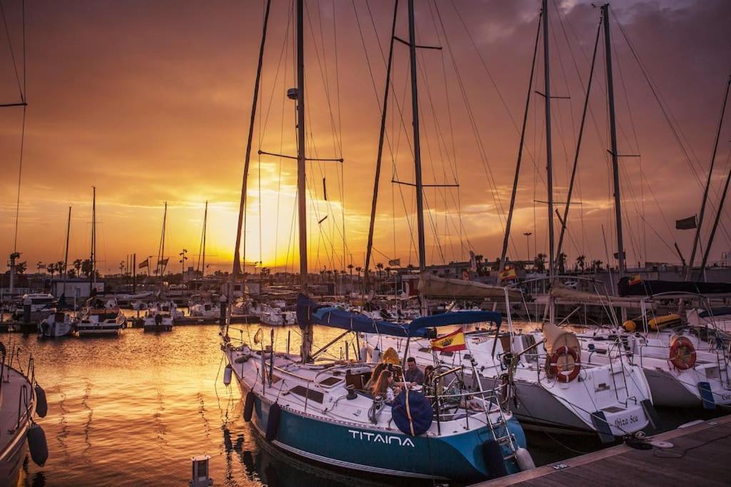 Sailing District - Barco Para 5 En La Marina Norte *