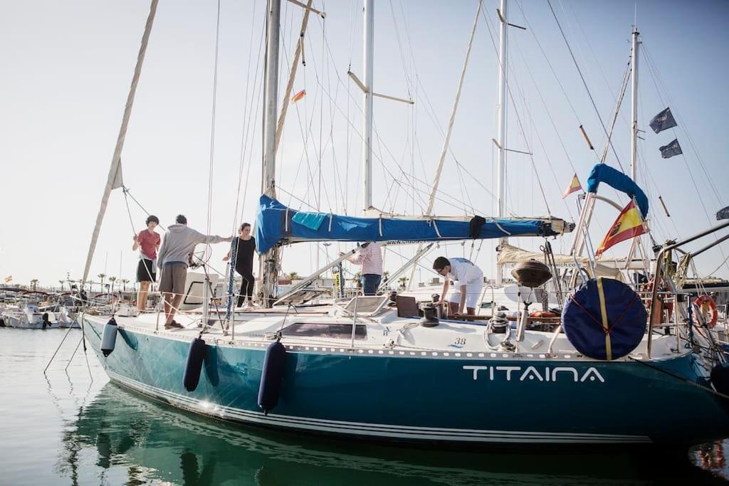 Sailing District - Barco Para 5 En La Marina Norte Bateau-hôtel *