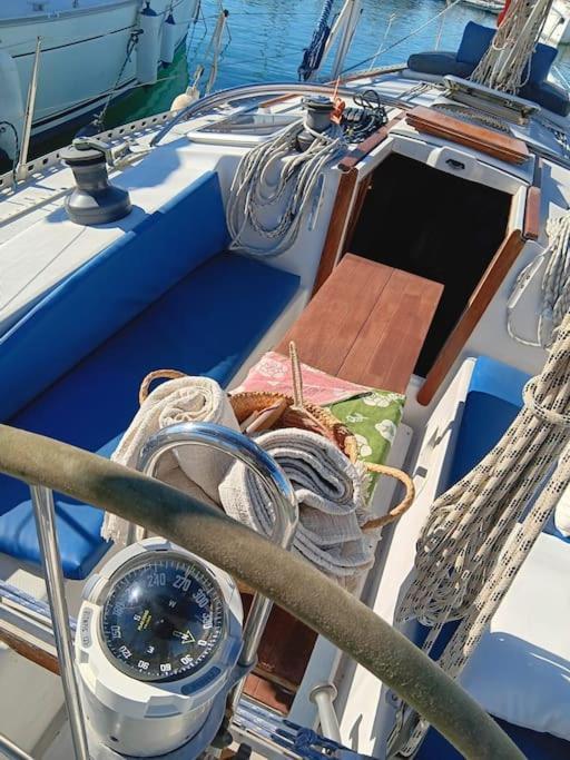 Sailing District - Barco Para 5 En La Marina Norte Bateau-hôtel