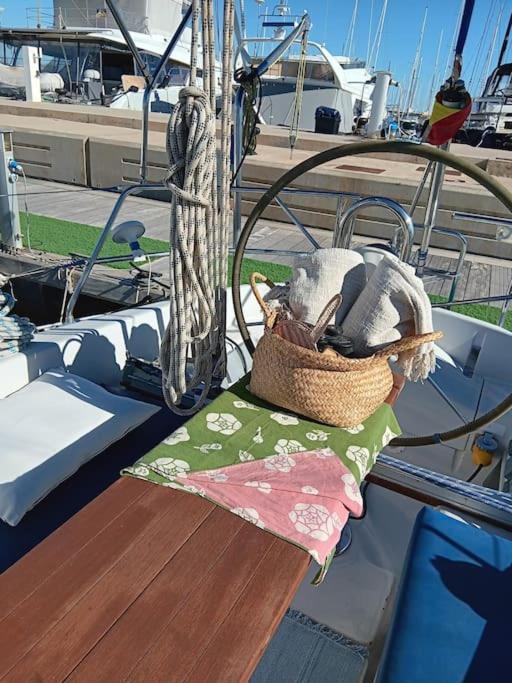 Sailing District - Barco Para 5 En La Marina Norte Bateau-hôtel Valence